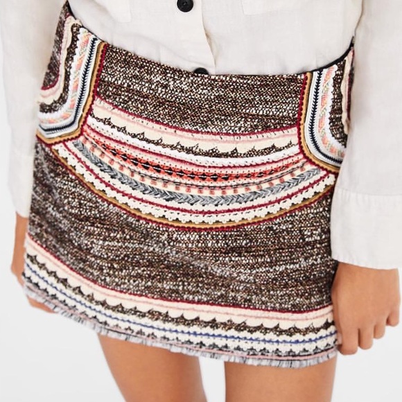 Mini skirt with ribbon pattern - Picture 2 of 6